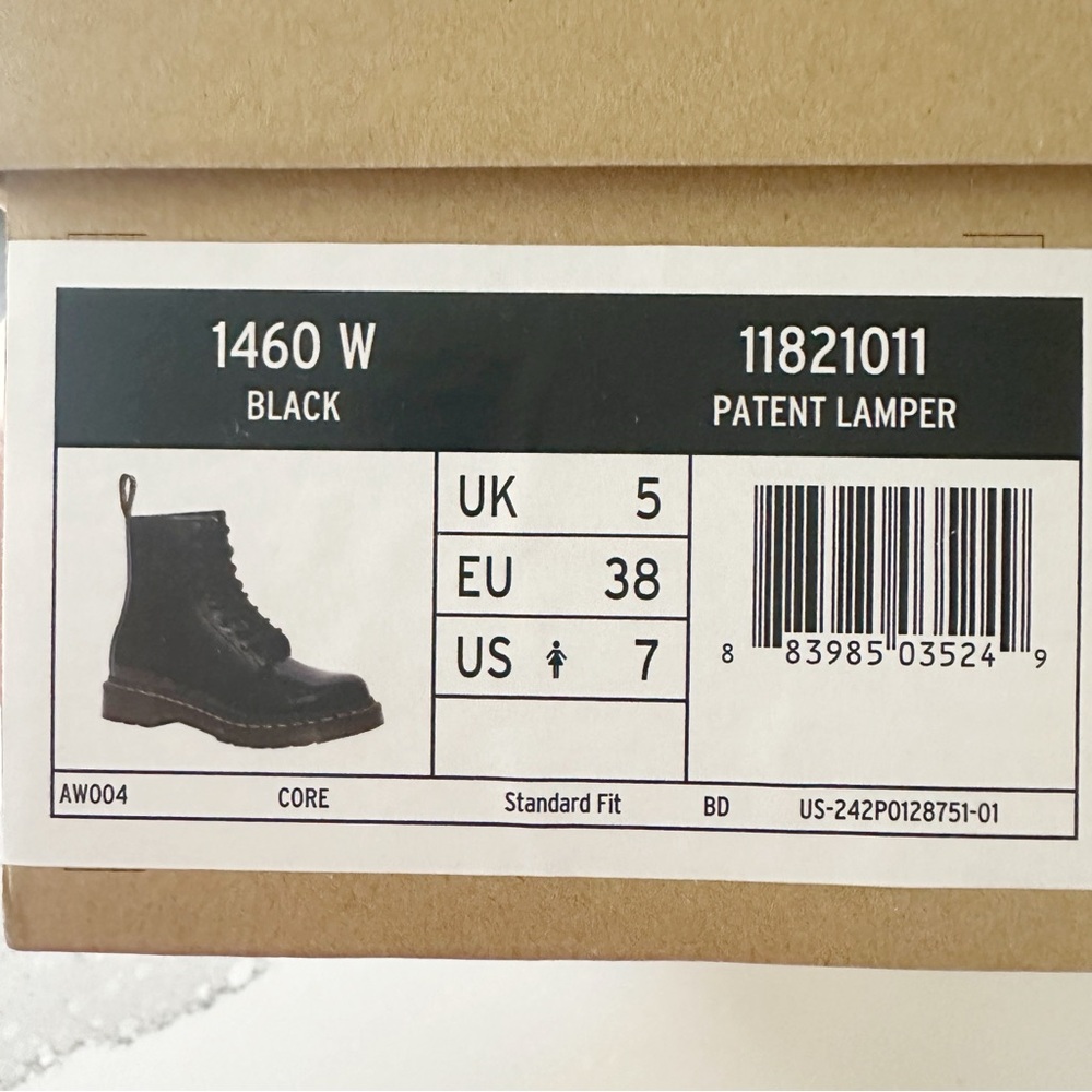 Dr. Martens 1460 Patent Leather Lace Up Boots - Picture 13 of 16